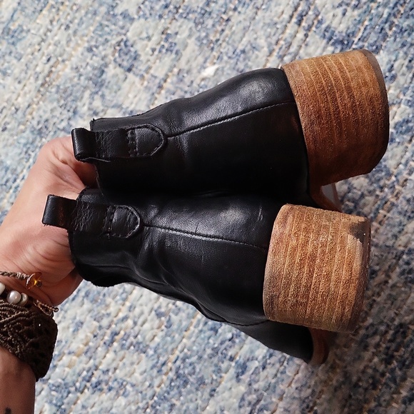 Fine leather Korkease slip on Rubi booties - Picture 4 of 8